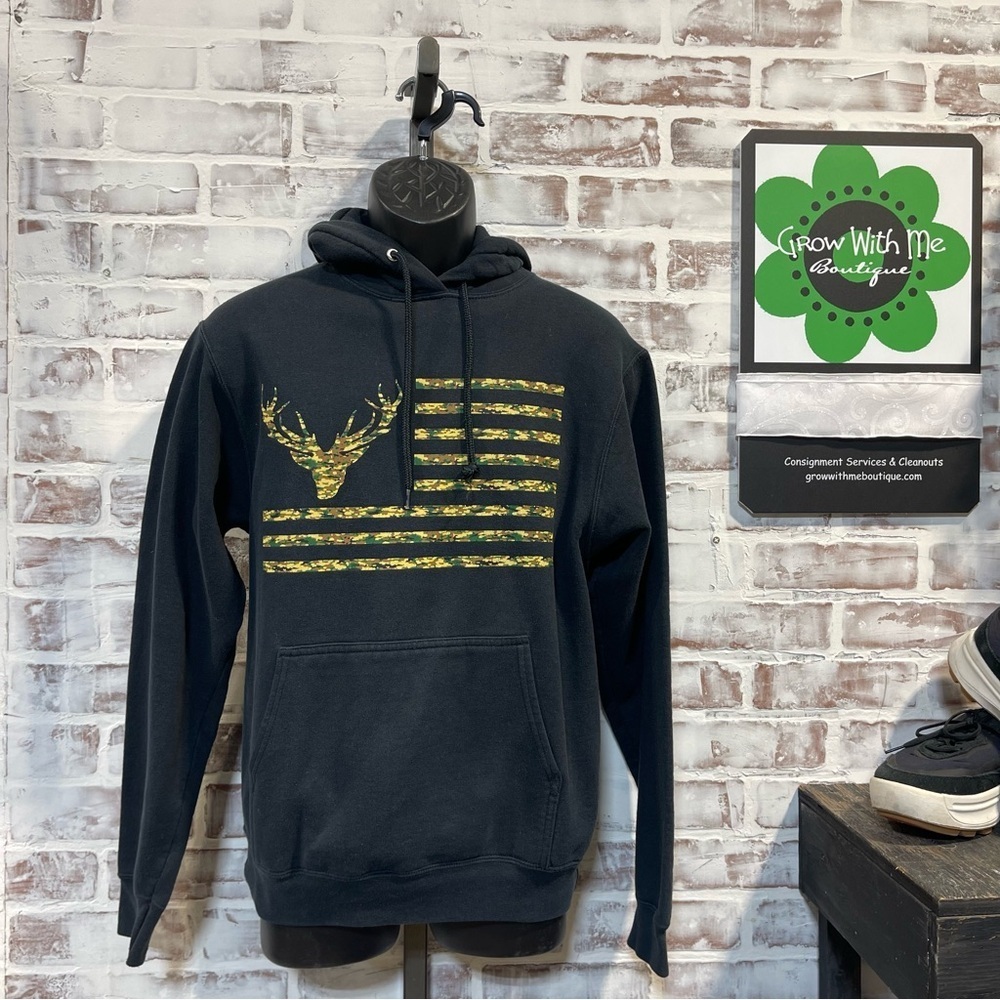 Camo flag Black and Gold Graphic Hoodie small